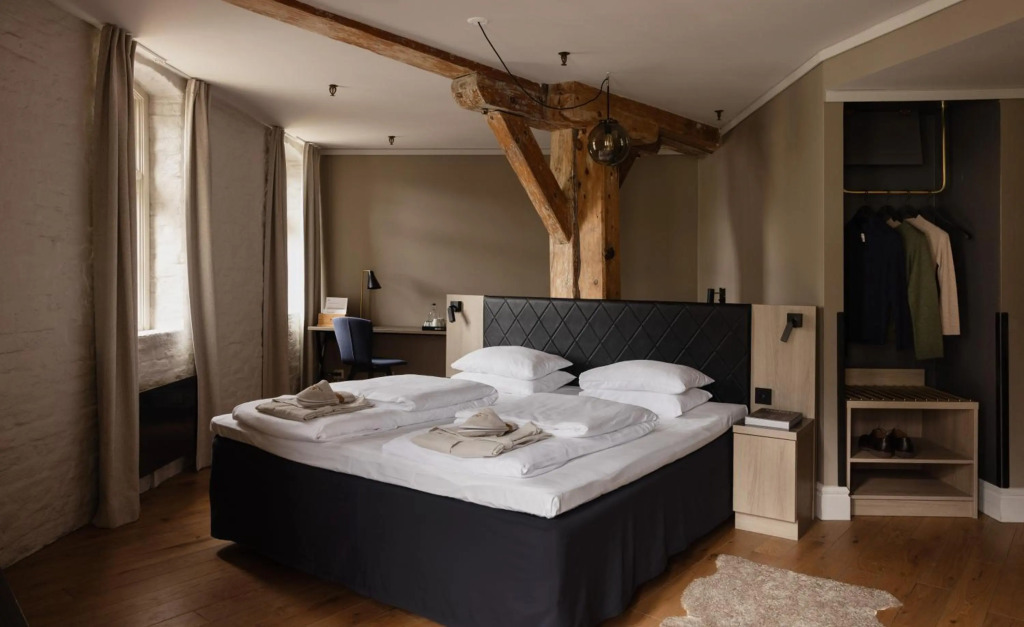 Hotel Brosundet