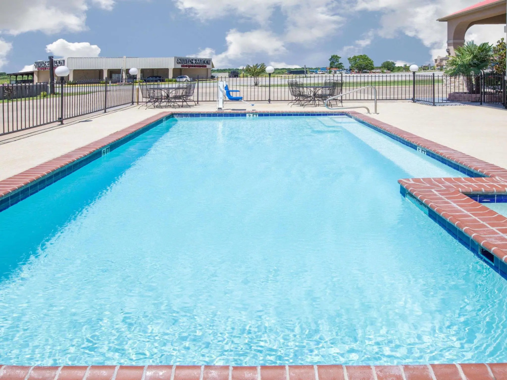 SureStay Hotel by Best Western Terrell