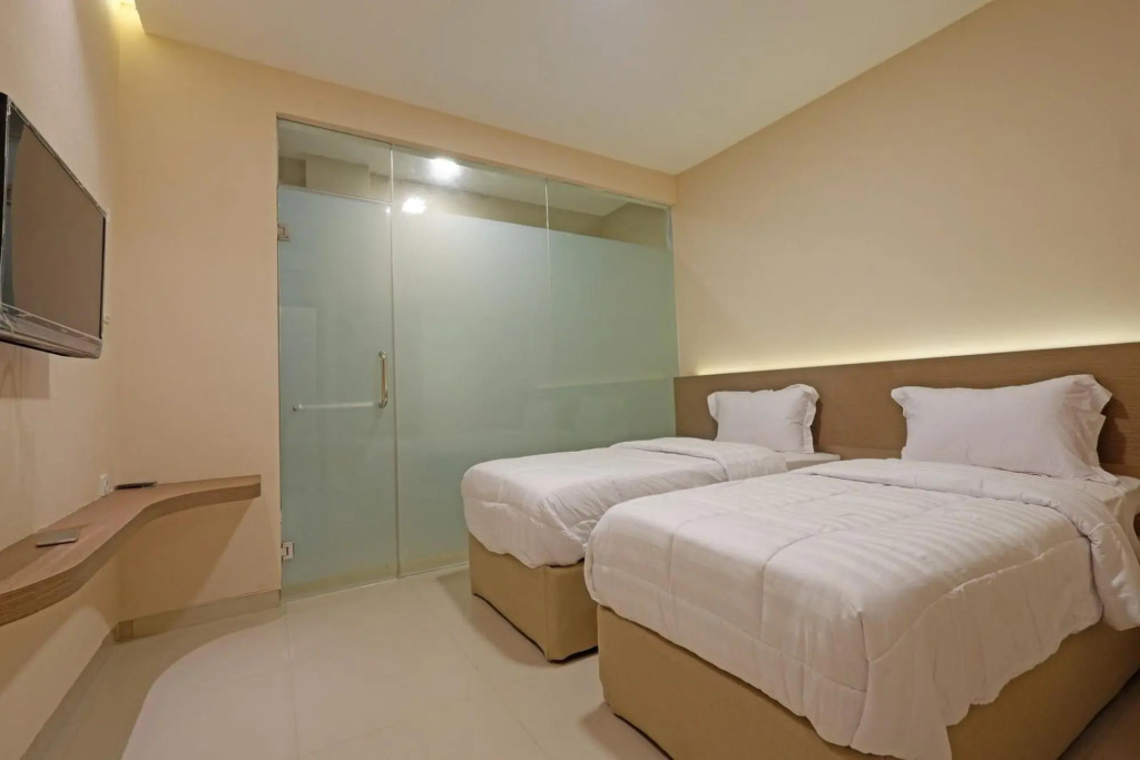 RedDoorz Plus near Java Mall Semarang