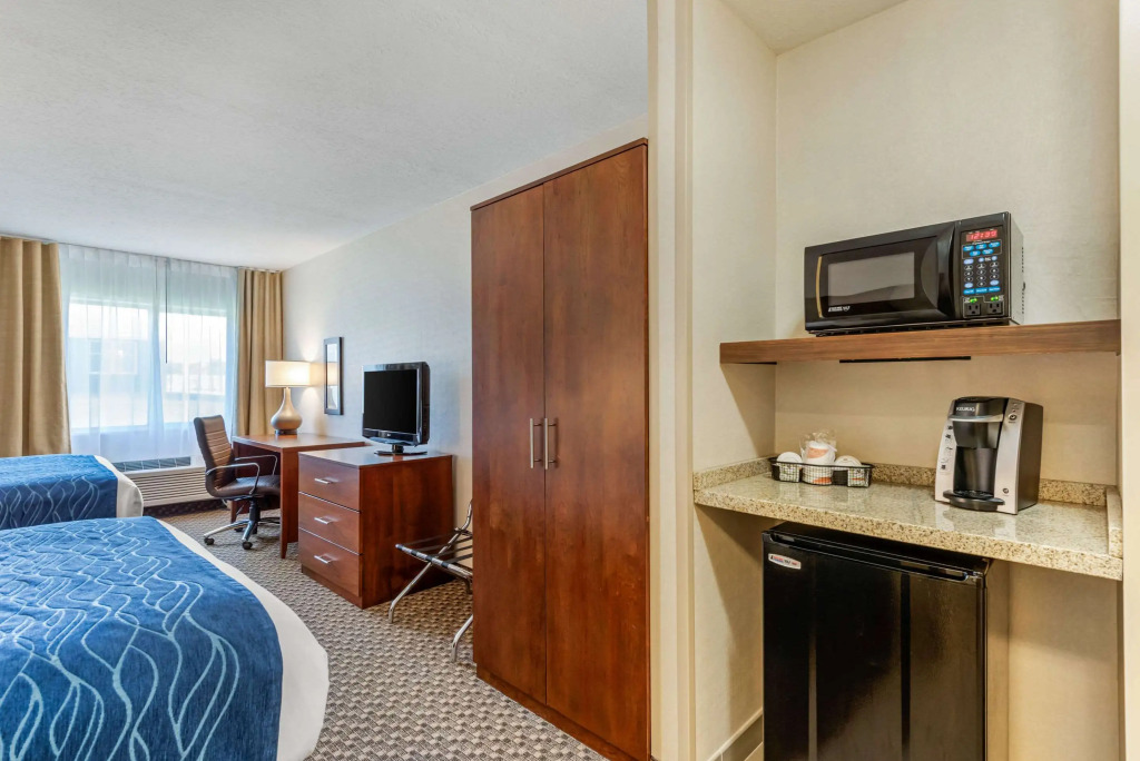 Comfort Inn & Suites near Route 66