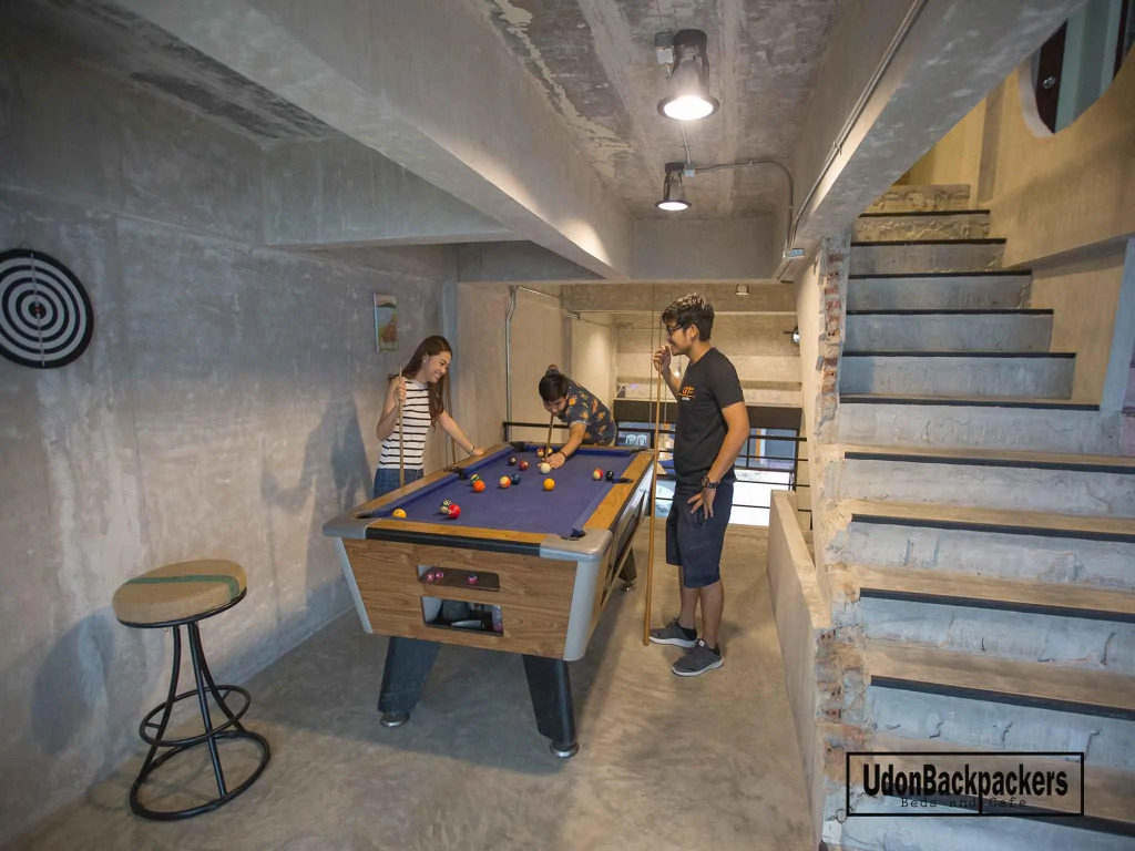 UdonBackpackers Beds and cafe