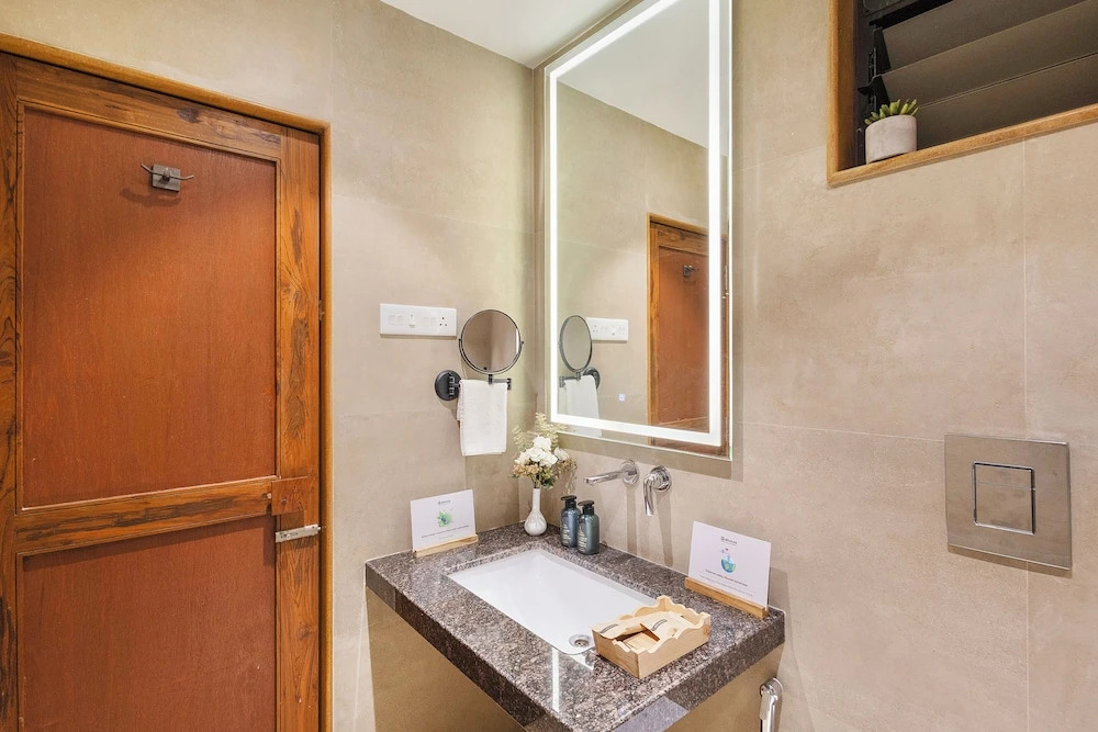 ELIVAAS Lush Villa 6BHK Pet-Friendly