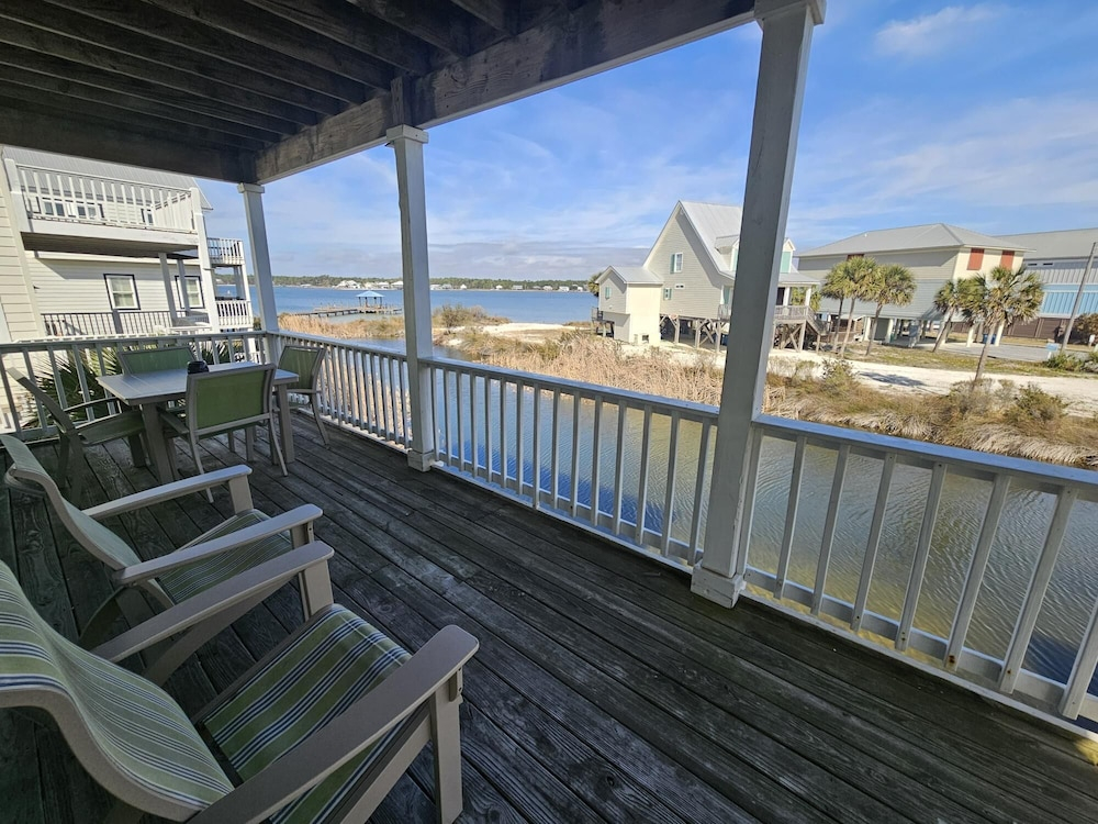 Amazing 5-bedroom Home With Incredible Views From 4 Balconies