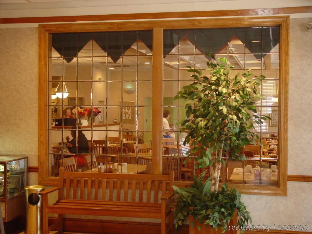 Mayfair Inn