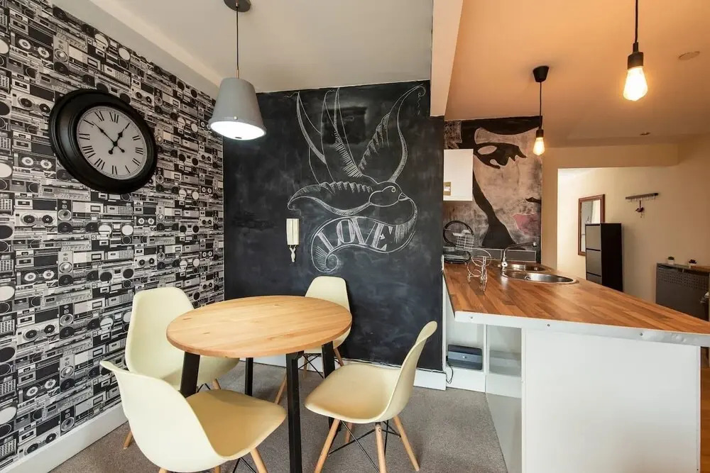 Trendy 2BR Sleeps 5, Close to Media City, University of Salford & City Centre