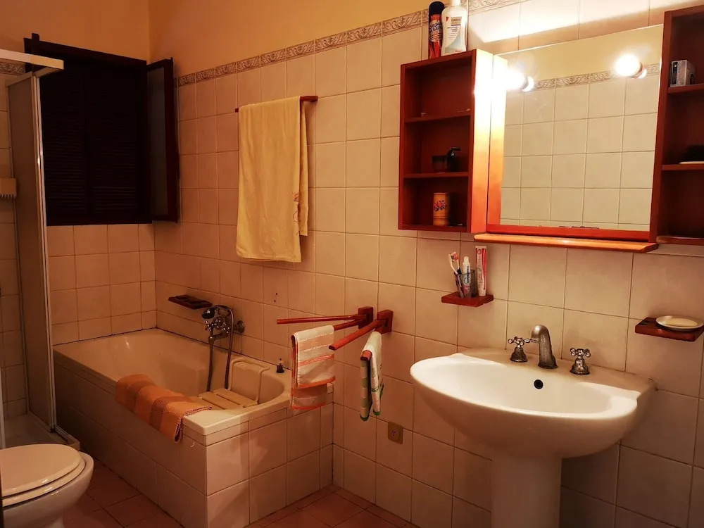 Tasteful Holiday Home in Comiso With Garden