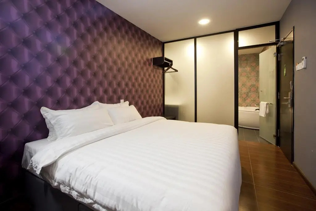 OYO 383 V3 Hotel Nusajaya