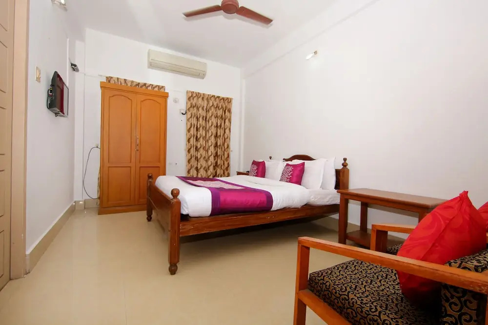 OYO 6712 Hotel Malabar House