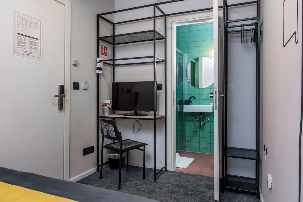 Stay Swanky Bed & Breakfast