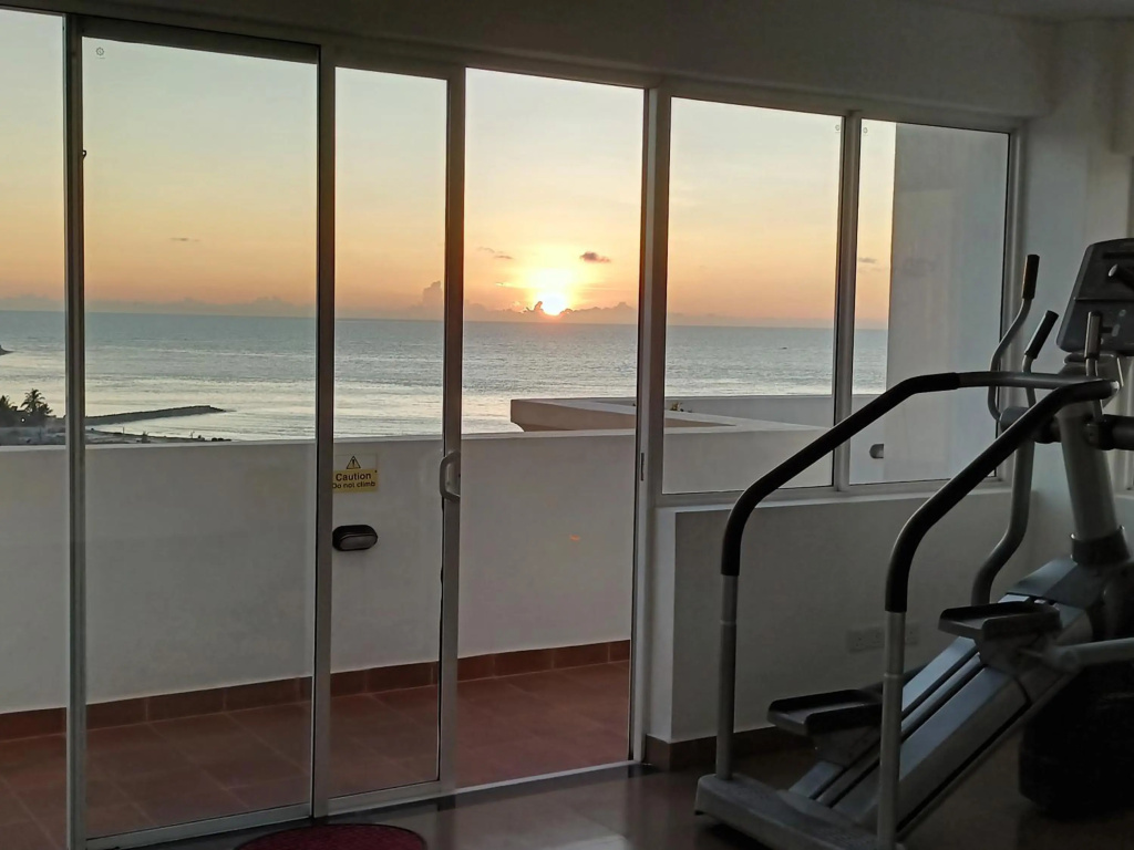 3-Bedroom Condo with Pool & spectacular Lagoon & Sea view