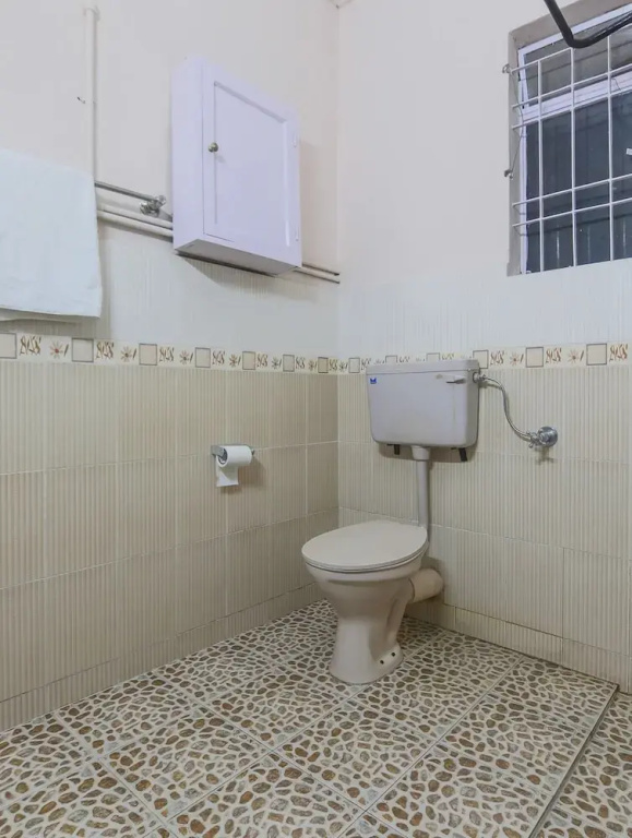 Oyo 22570 Amenity Guest House