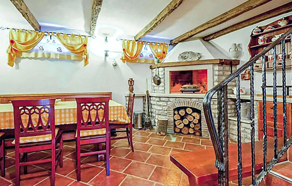 Gorgeous Home In Buje