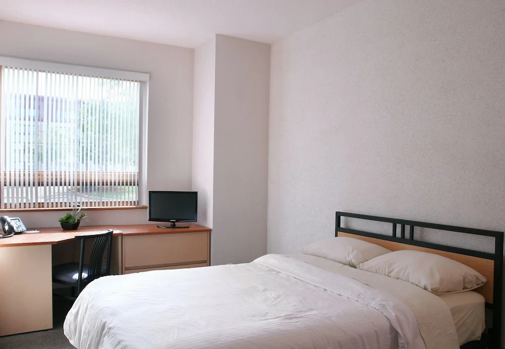 Residence & Conference Centre - Brampton