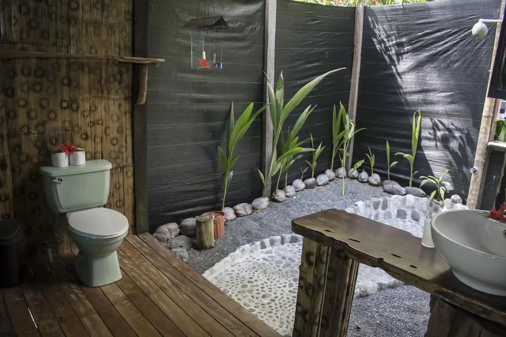 La Leona Eco Lodge