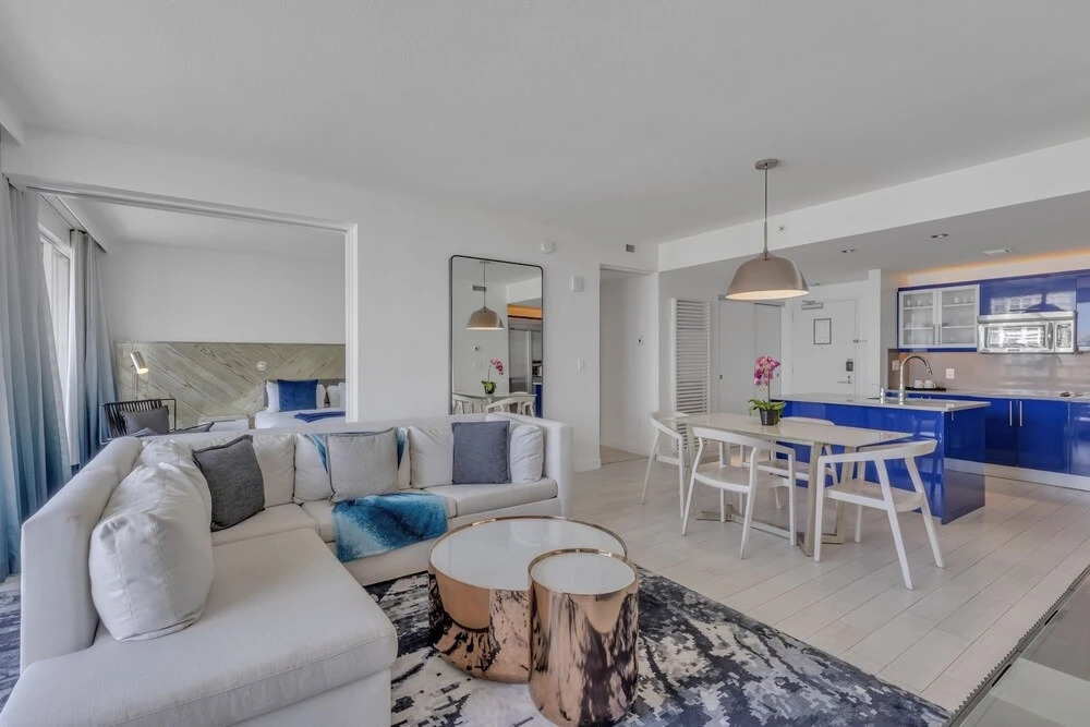 Stunning Oceanfront Condo W/ Extended Balcony 2 Bedroom Condo by RedAwning, Fort Lauderdale
