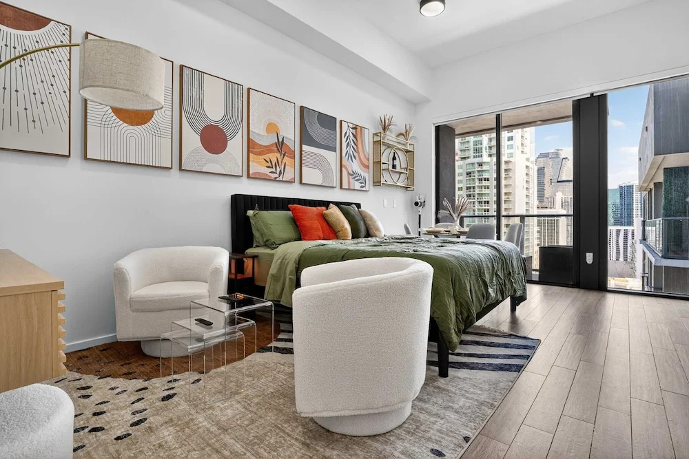 Downtown Miami Skyline Balcony Penthouse Suite Near Port Luxe Pad