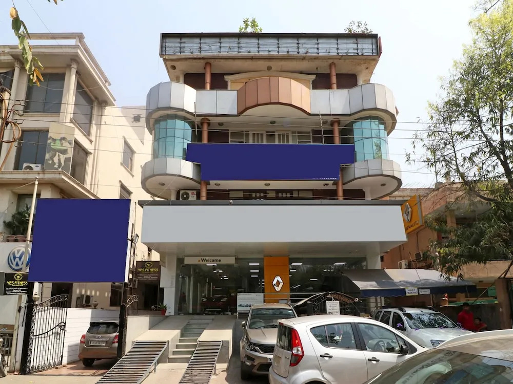 OYO 13451 Star Corporate Avenue