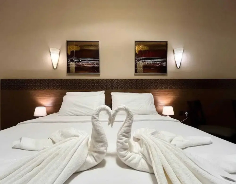 Hussain Biyari Hotel