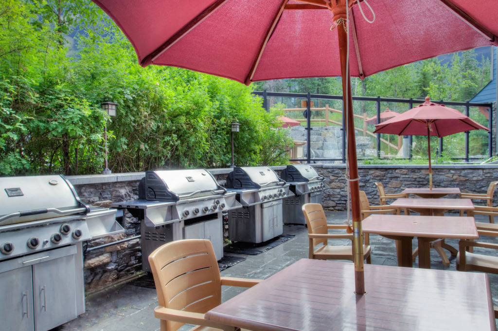 Blackstone Mountain Lodge by CLIQUE
