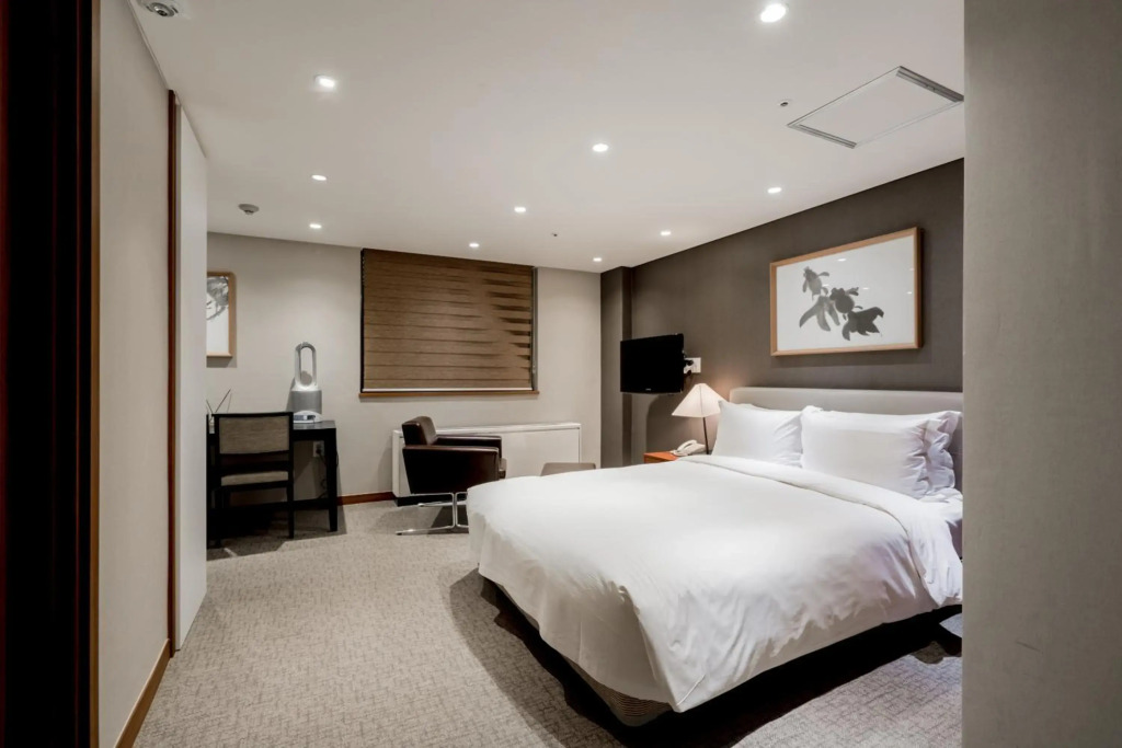 Oriens Hotel & Residences Myeongdong
