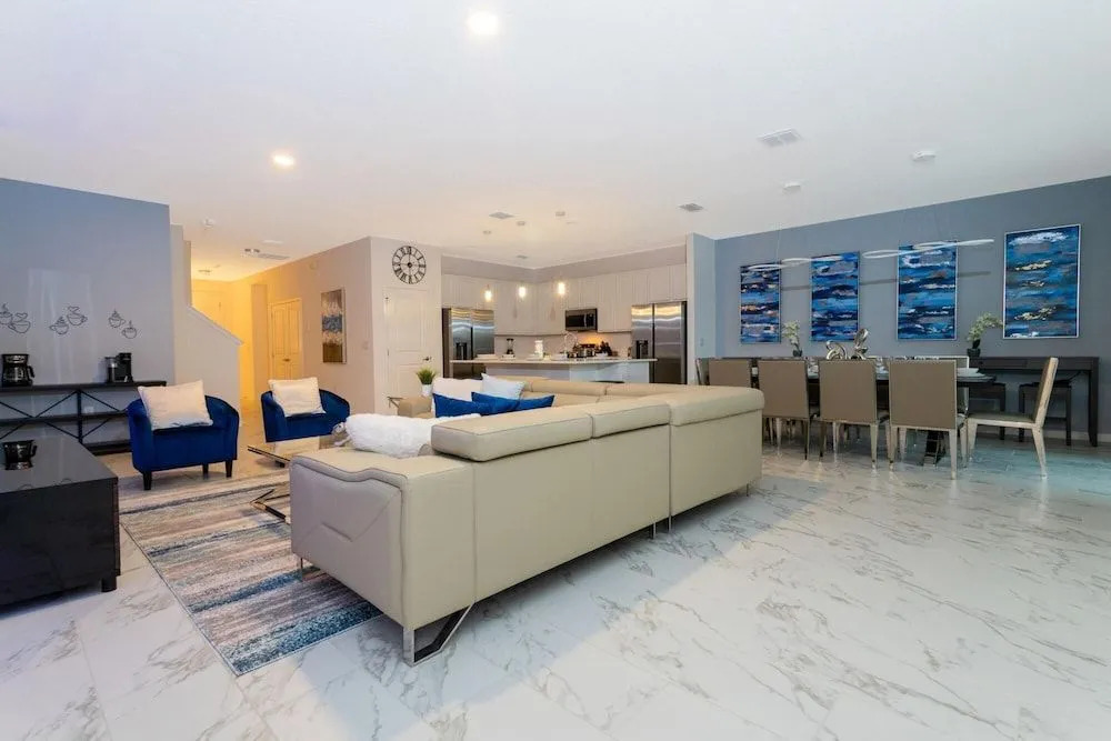 Large beautiful home by Disney