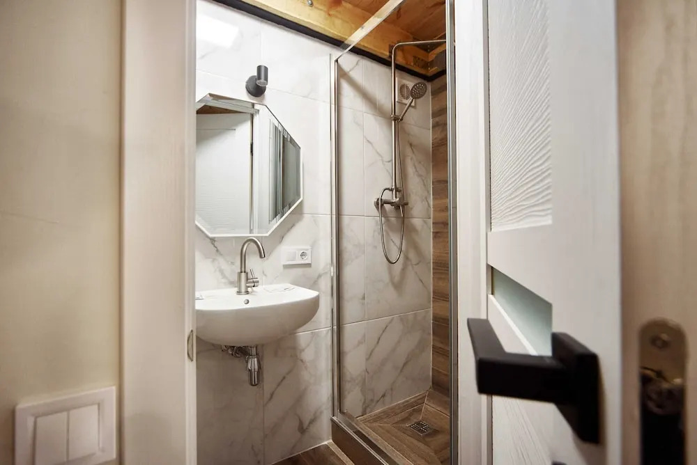 Отель Mezzanine White
