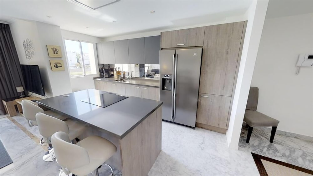 Modern Apartment Near Puerto Banus