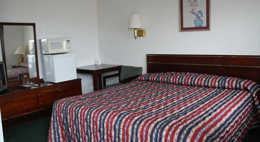 Colonial Inn