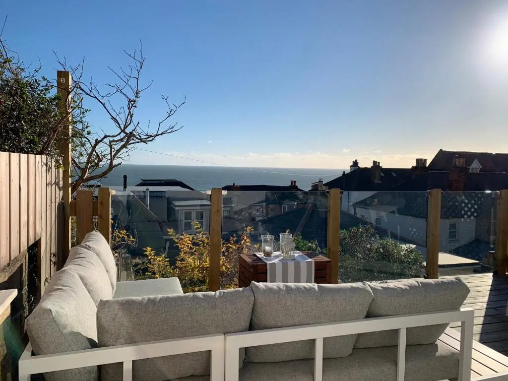 28 North, Stunning Costal home with Generous Ferry Reduction