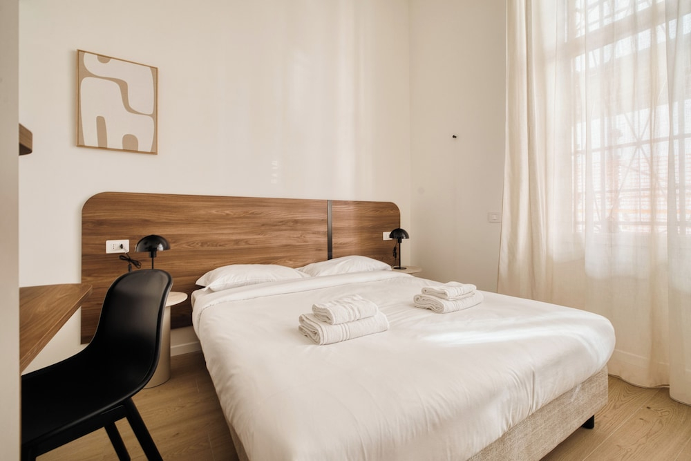 Elegant Flats near Guastalla Gardens