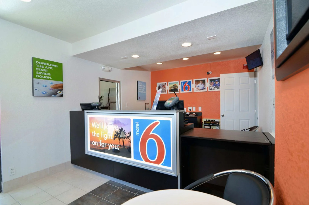 Motel 6-Palm Desert, CA - Palm Springs Area