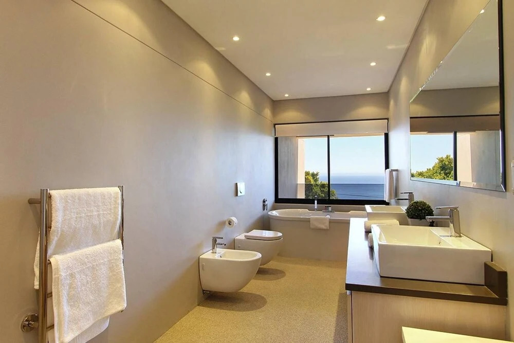 Large Three Bedroom Holiday Apartment in Camps Bay With Private Pool Casablanca