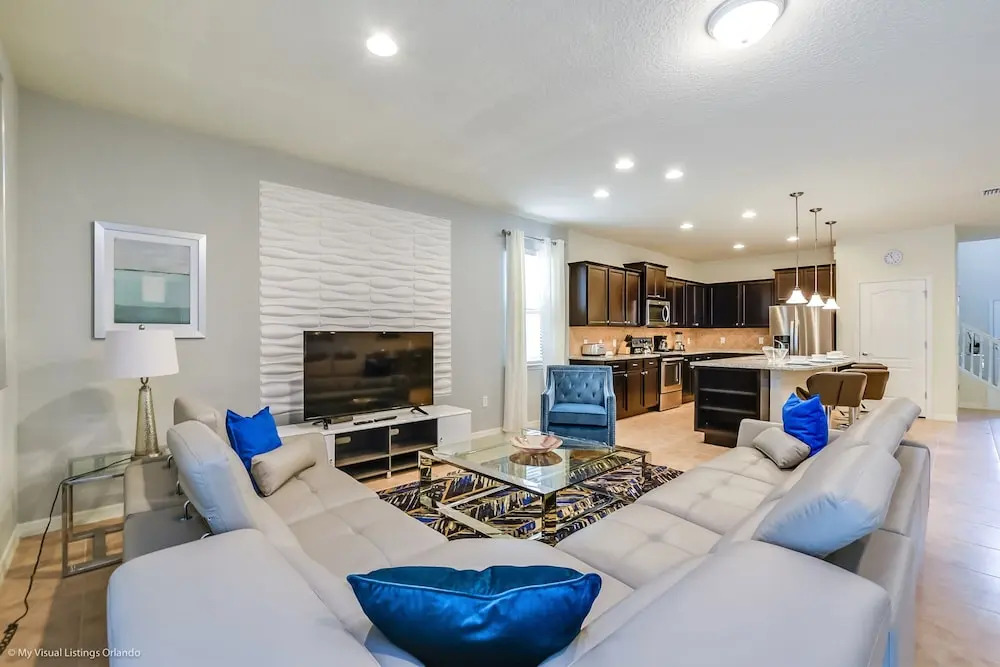 Gorgeous 8br/5ba Windsor at Westside Resort Pool Villa Mins to Disney 1662la