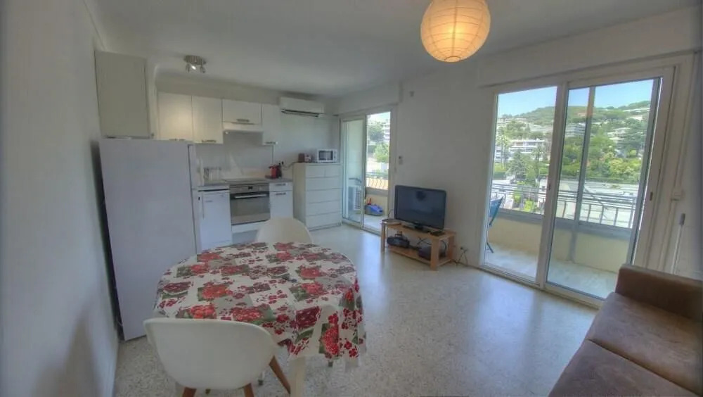 Studio 3 étoiles 100m plages  wifi
