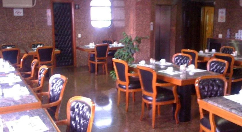 La Guardia Hotel
