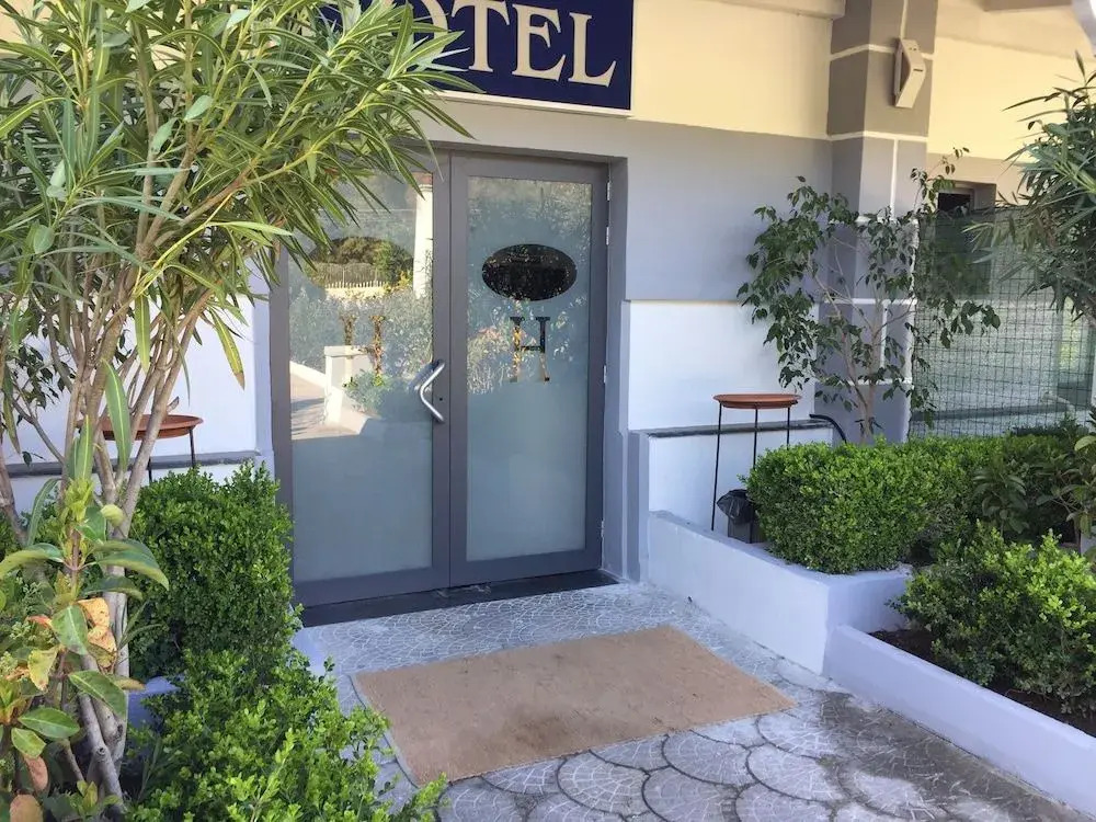 Hotel LePinède