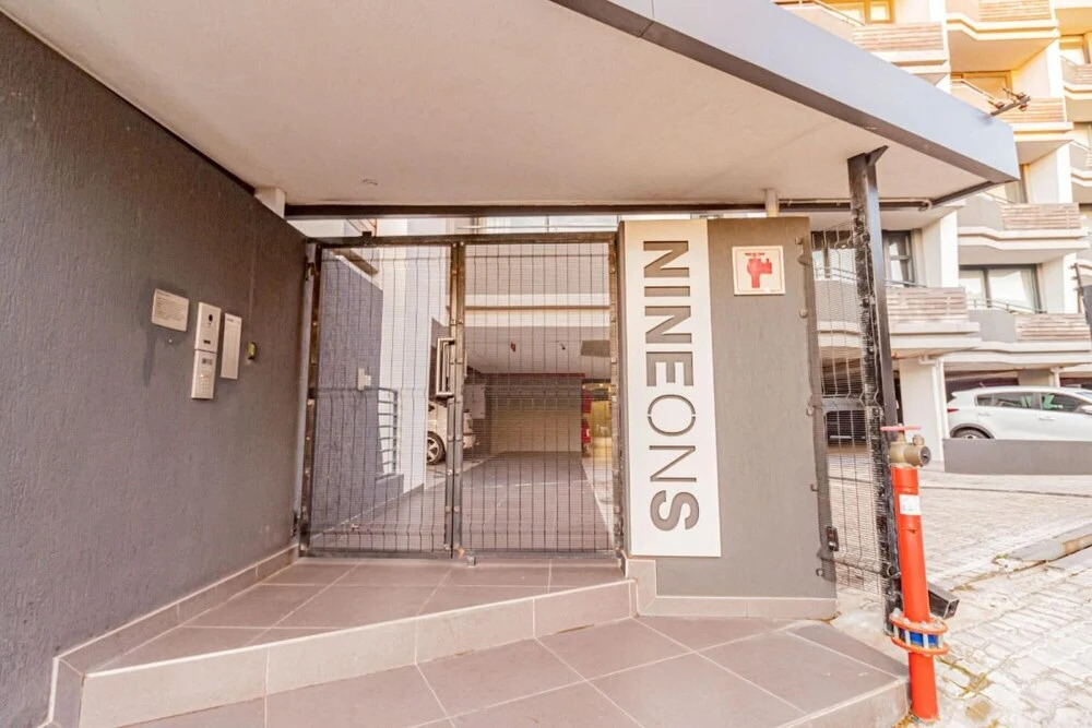 Modern Sea Point Apartment With Rooftop Deck 9 on S