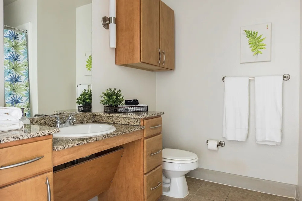 1 BR Apt near Dining Shopping Nightlife by Frontdesk