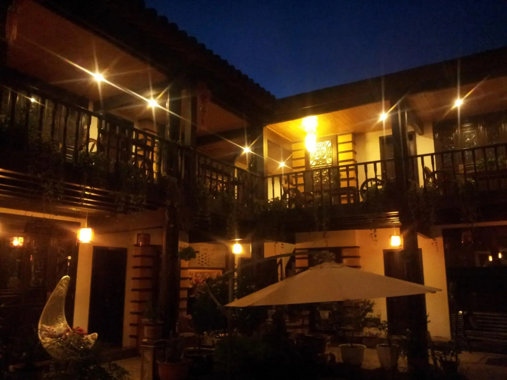Lijiang Wangjia Courtyard Inn