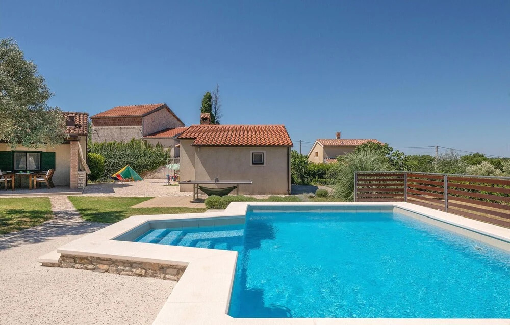 Two-Bedroom Holiday Home Sarici With An Outdoor Swimming Pool 08