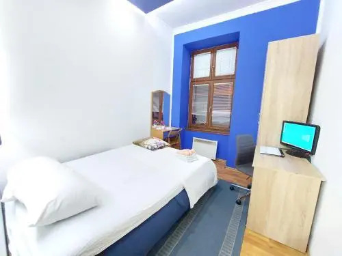 At Mejdan Rooms