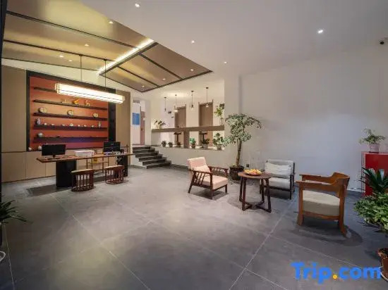 Dali Guangye Baishe Inn