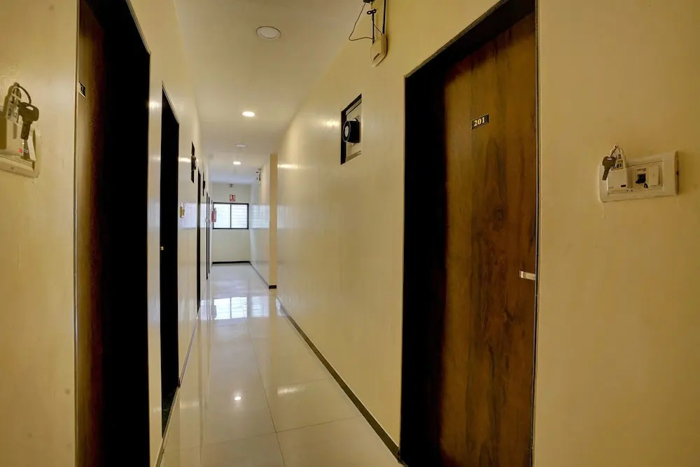 FabHotel Seven Hills - Nr Mumbai International Airport
