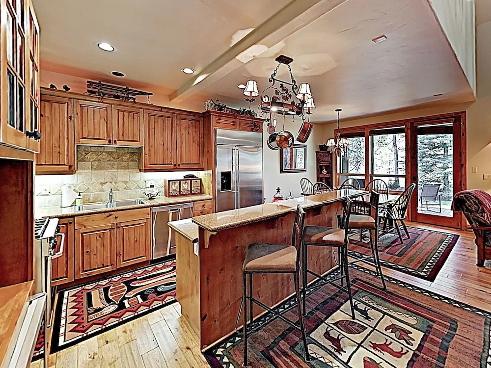 Aquila Lodge W/ Hot Tub & Sharc Access! 3 Bedroom Townhouse