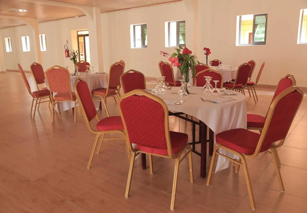 Gestone Hotel & Restaurant