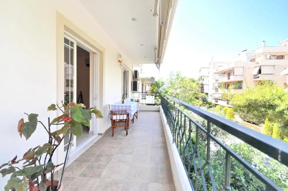 Family Apartment at Glyfada Close to the Beach