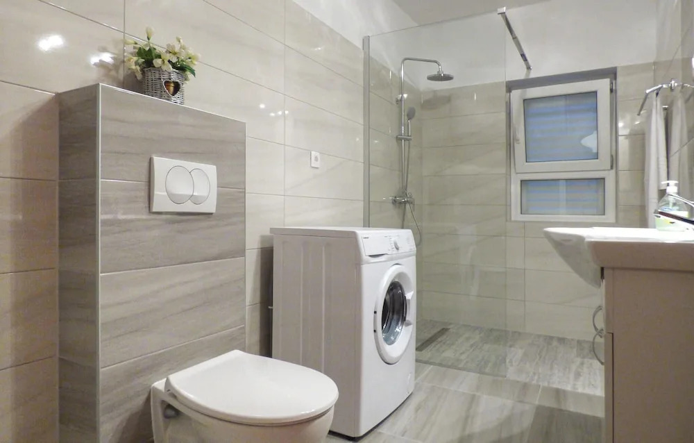 Amazing Home in Omis With Wifi and 4 Bedrooms