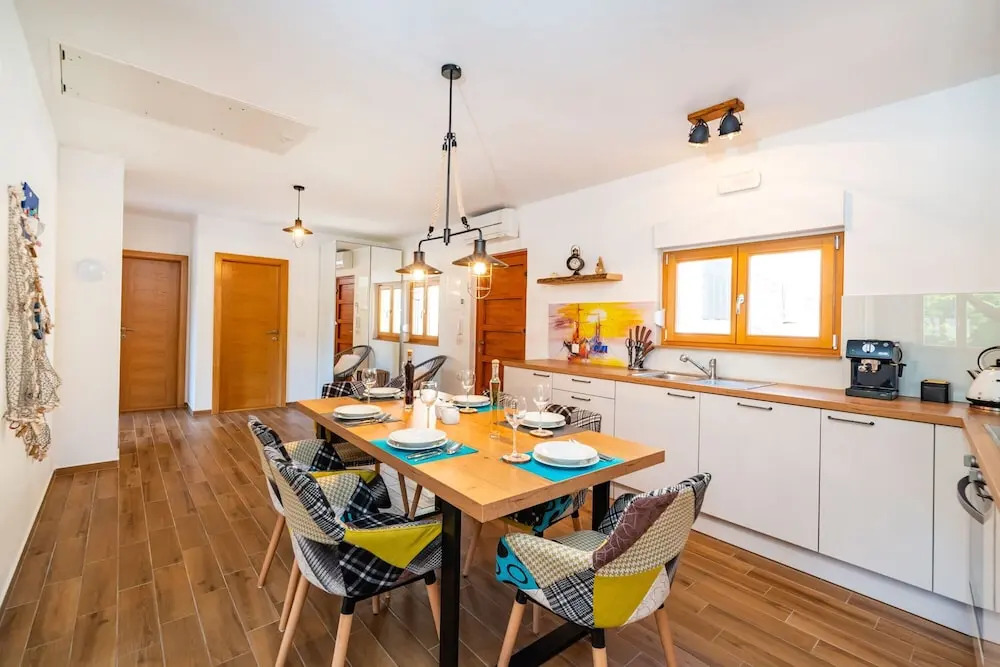 A3 - Beautiful Seafront apt w. Magnificent View