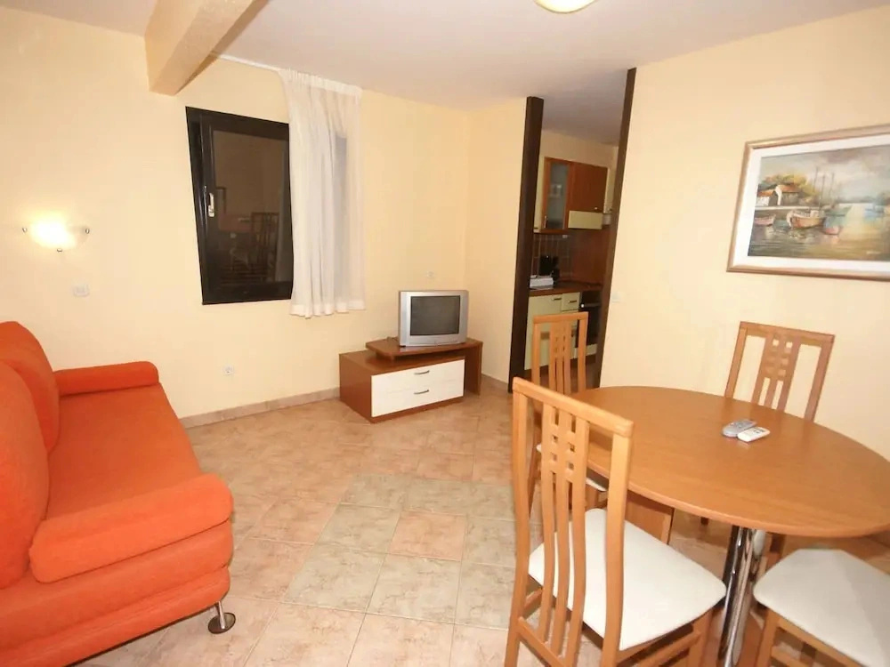Tidy Apartment with Ac, Just 12 Km. From Sibenik