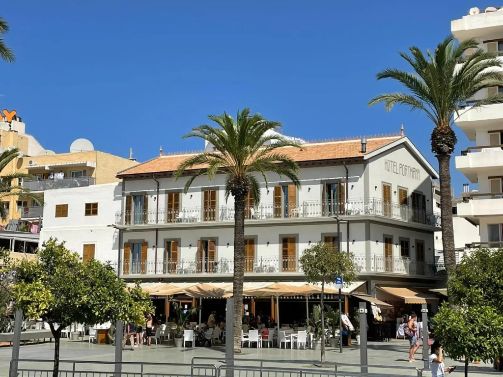 Hotel Portmany